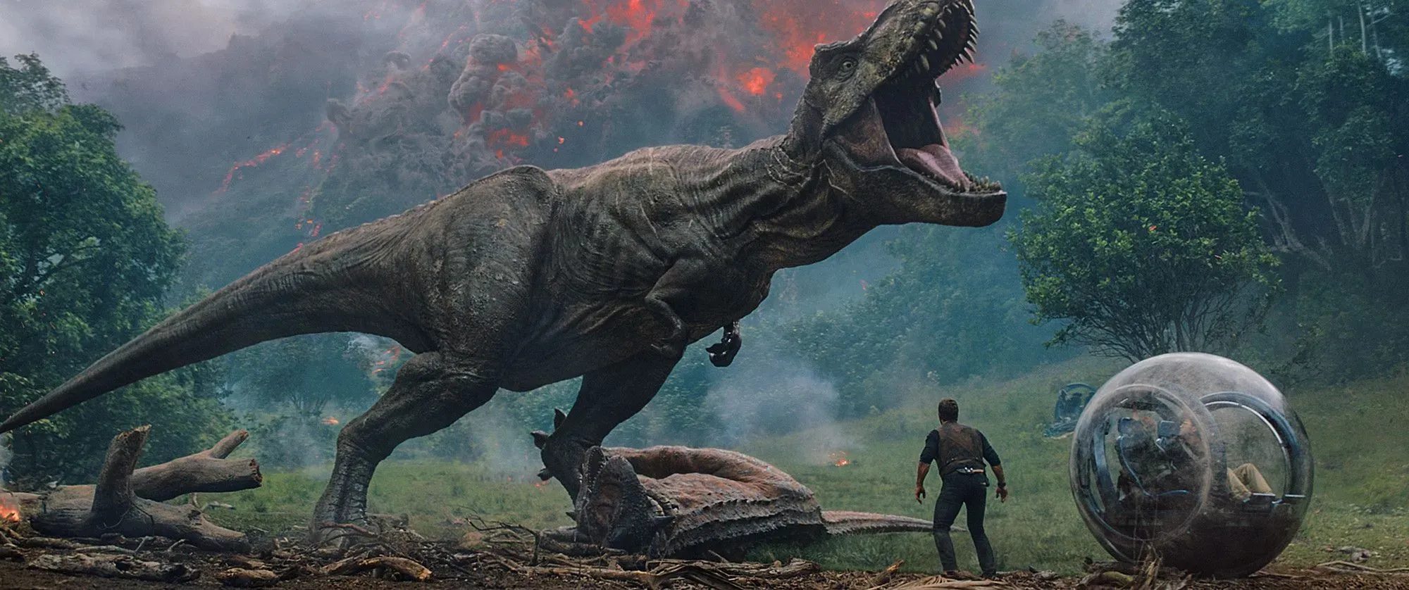 《侏罗纪世界2》“超级碗”预告，神秘恐龙开启致命猎杀